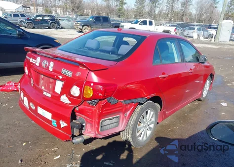 2010 Toyota Corolla S z USA, uszkodzony, nr VIN 2T1BU4EE3AC446188